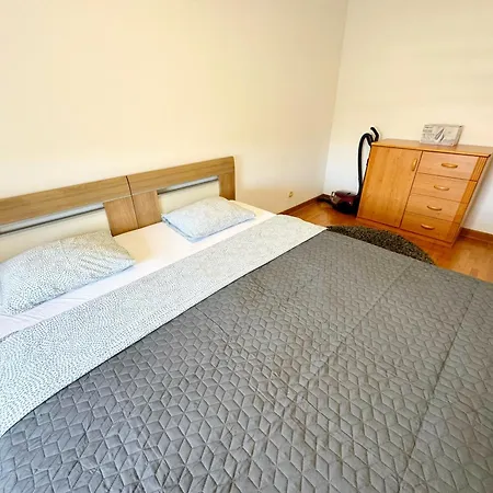 B5 Apartment
